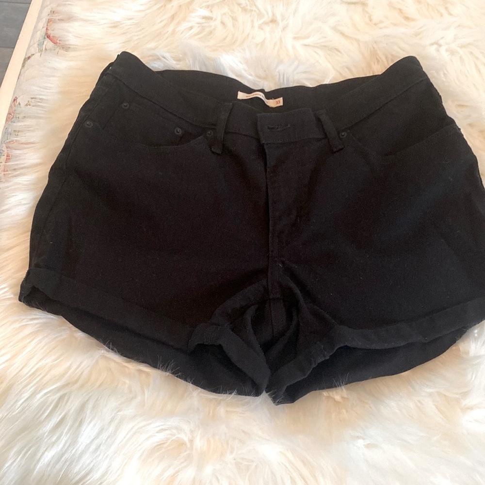 Women’s Levi shorts